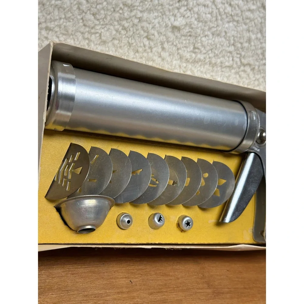 Wear-Ever Cookie Gun and Pastry Decorator Silver Aluminum Vintage Trigger-Quick